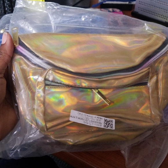 Fanny Packs - Picture 2 of 3